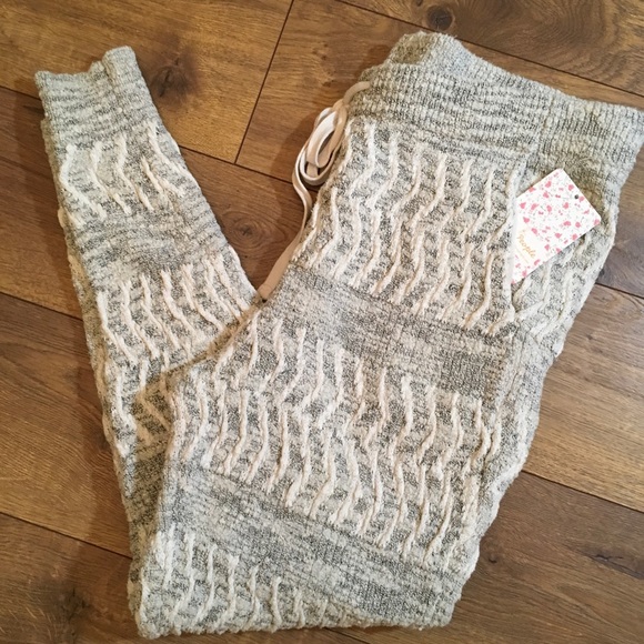 NWT FREE PEOPLE “ROAD TRIP JOGGERS” - Picture 5 of 8